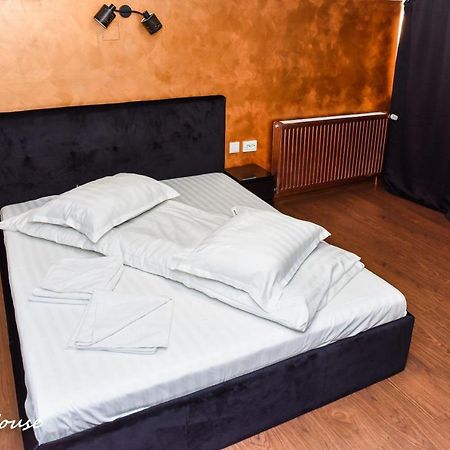 Pixxel House Hotel Moeciu De Sus Bagian luar foto