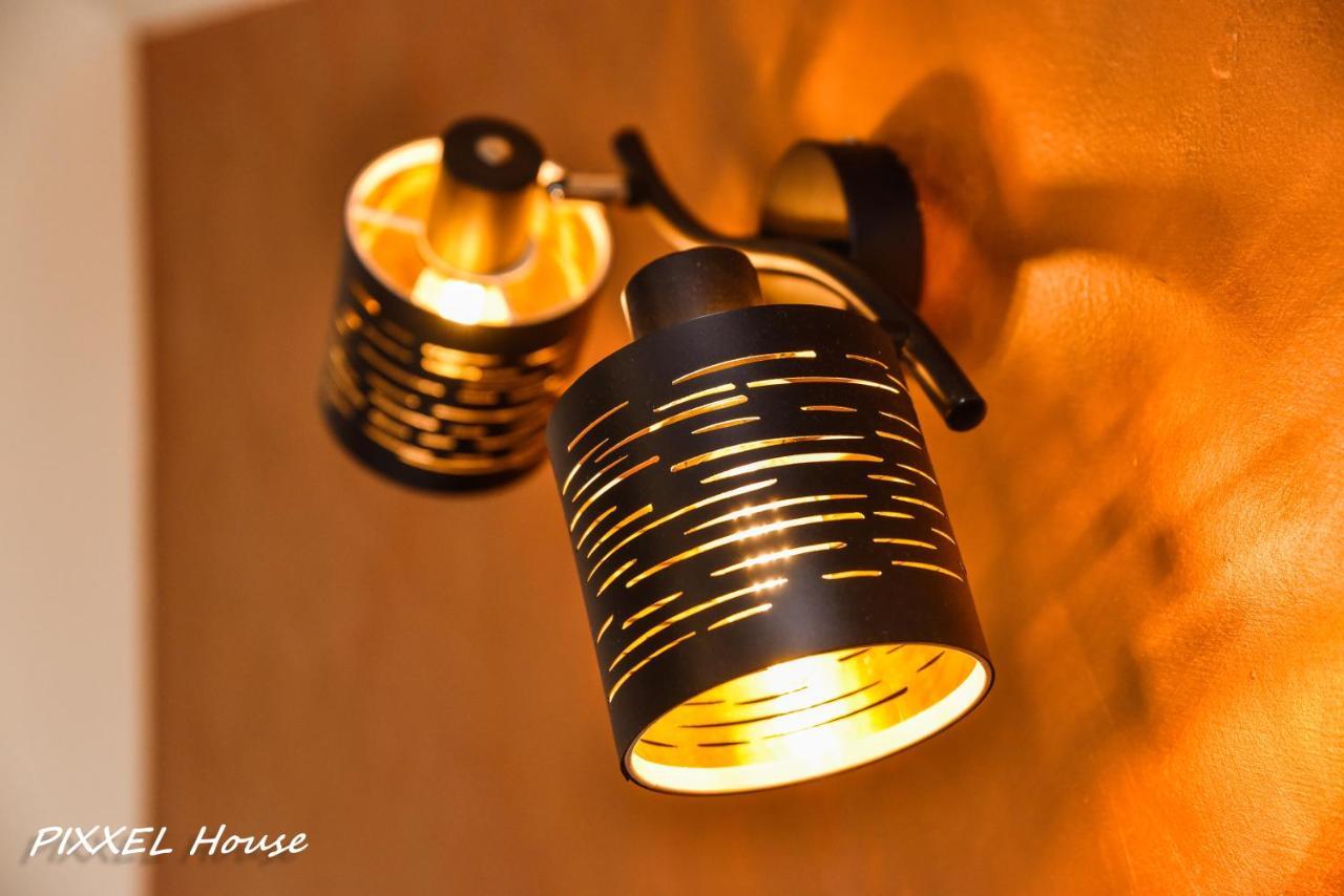 Pixxel House Hotel Moeciu De Sus Bagian luar foto