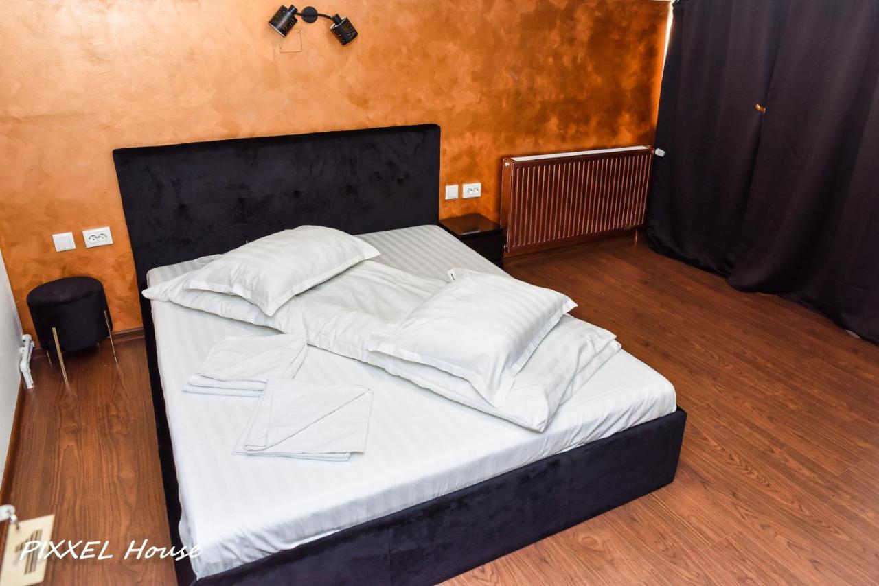 Pixxel House Hotel Moeciu De Sus Bagian luar foto