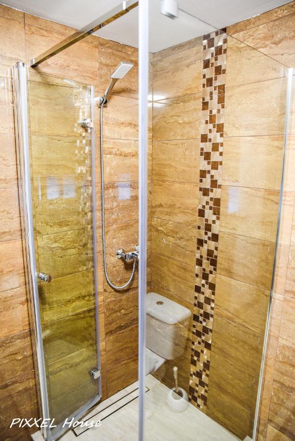 Pixxel House Hotel Moeciu De Sus Bagian luar foto