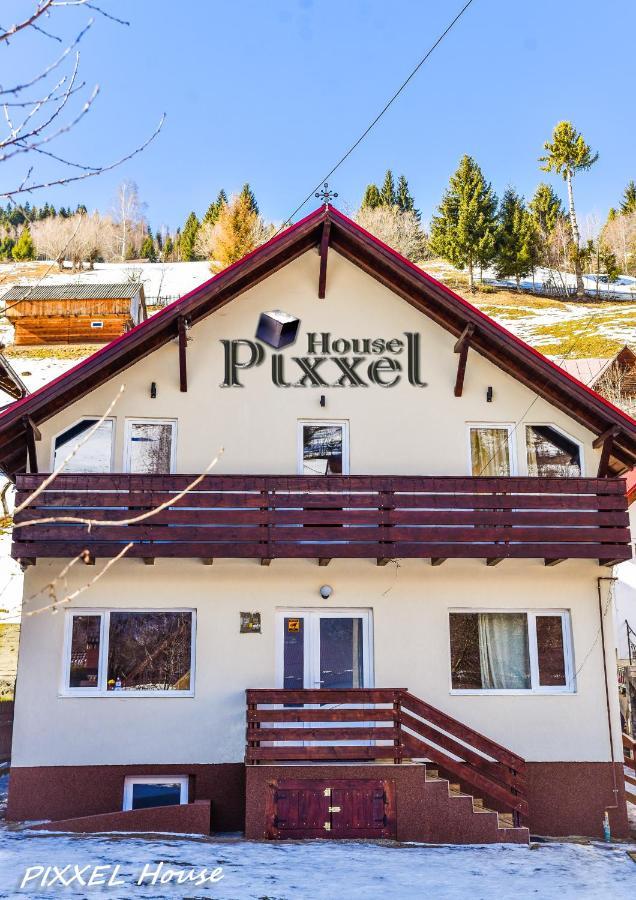 Pixxel House Hotel Moeciu De Sus Bagian luar foto